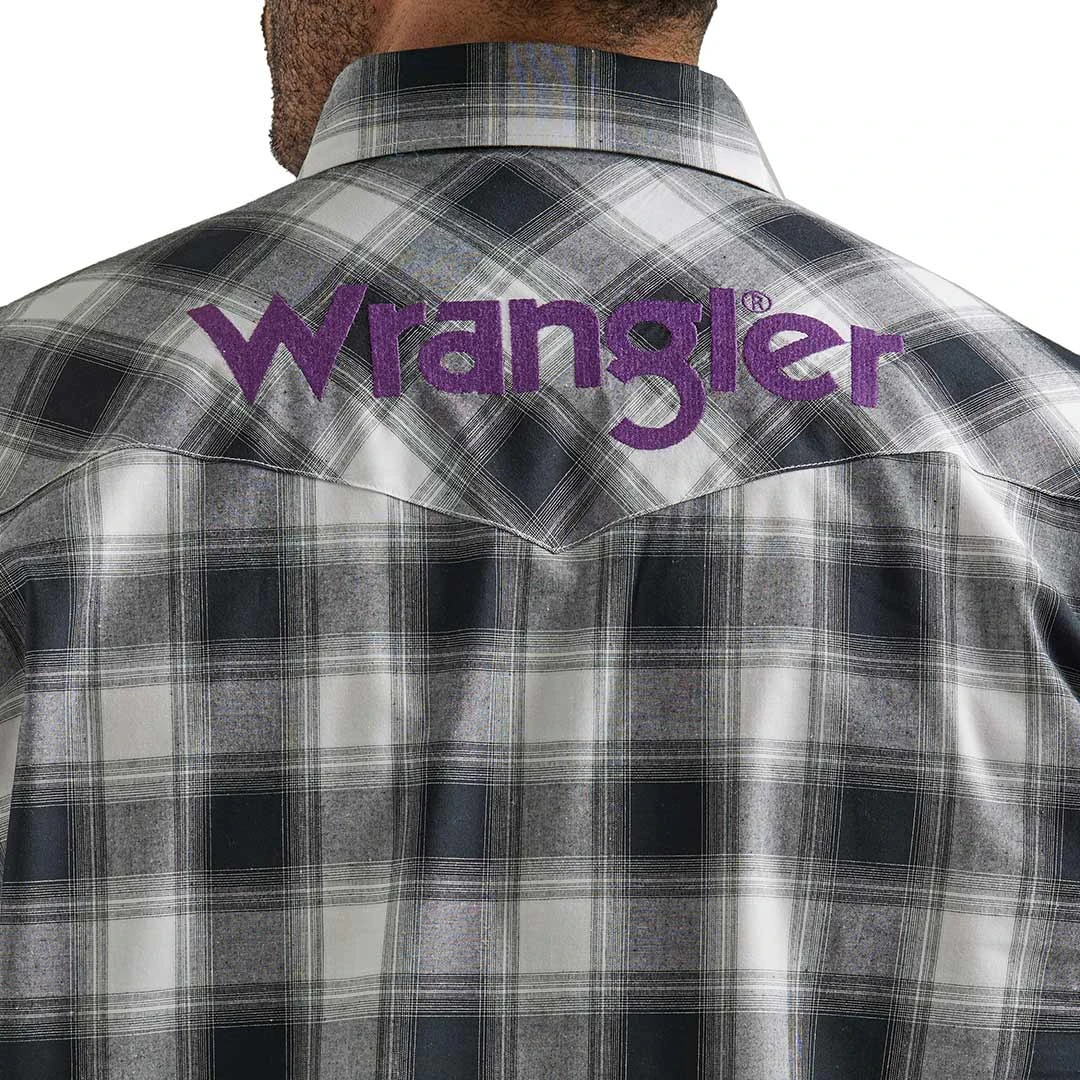 Wrangler Men's Logo Ombre Plaid Snap Shirt 5 Wrangler Men's Logo Ombre Plaid Snap Shirt - Image 5