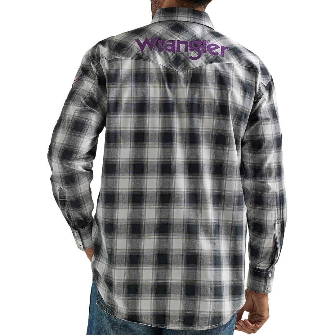 Wrangler Men's Logo Ombre Plaid Snap Shirt 2 Wrangler Men's Logo Ombre Plaid Snap Shirt - Image 2