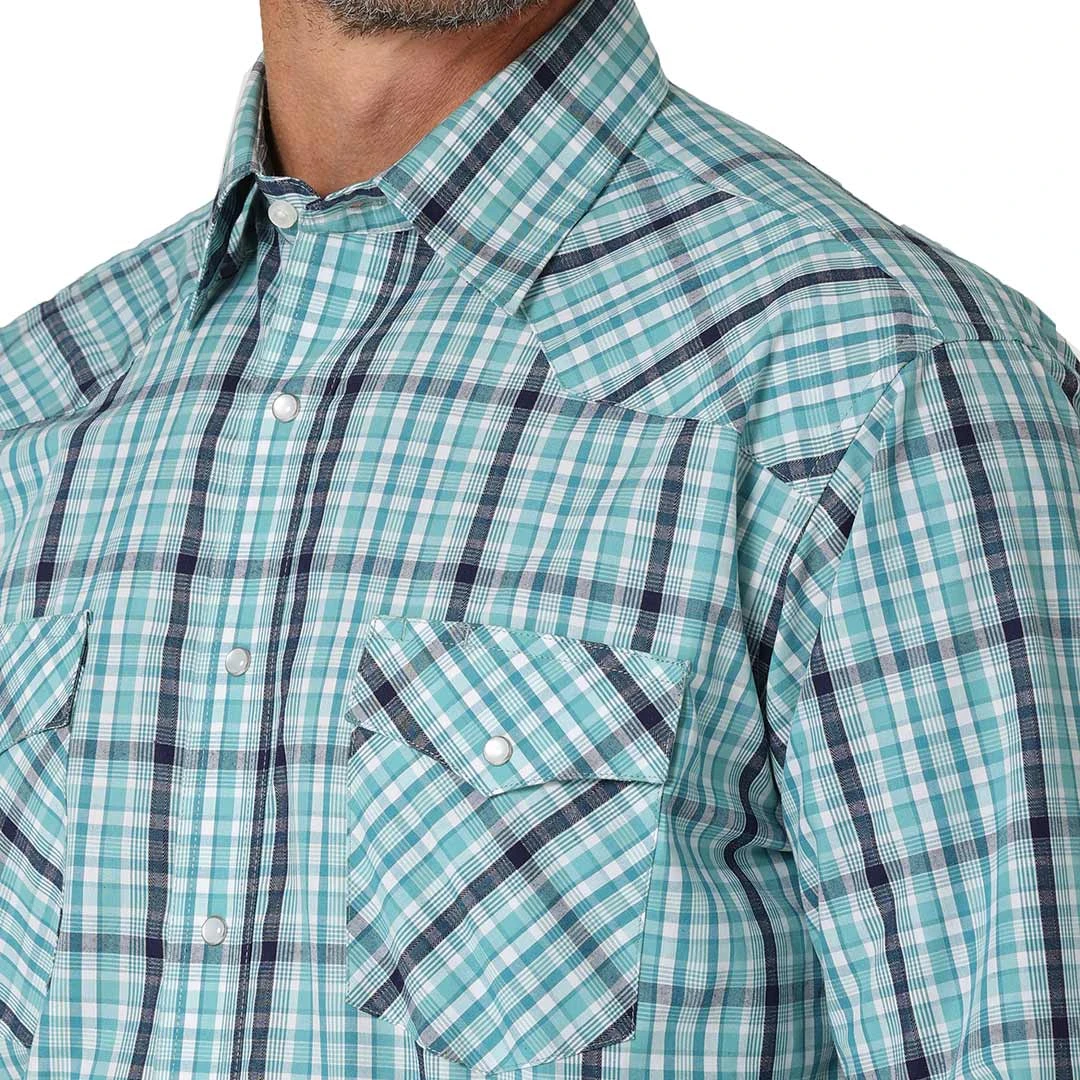 Wrangler Men's Silver Edition Classic Fit Plaid Snap Shirt 3 Wrangler Men's Silver Edition Classic Fit Plaid Snap Shirt - Image 3