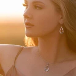 Montana Silversmiths Balanced Perspective Opal Necklace -Western Cowboy Equipment Store img41915 montana silversmiths balanced perspective opal necklace