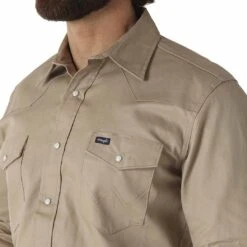 Wrangler Men's Cowboy Cut Firm Finish Snap Work Shirt -Western Cowboy Equipment Store img51748 wrangler men s cowboy cut firm finish snap work shirt