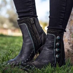 Old Gringo Boots Women's Apache Kid Cowgirl Boots -Western Cowboy Equipment Store img61970 old gringo boots women s apache kid cowgirl boots