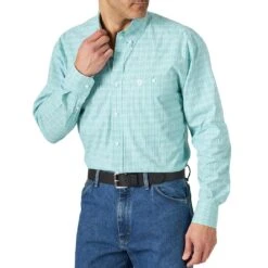 Wrangler Men's George Strait Button-Down Plaid Shirt