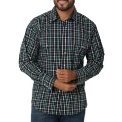 Wrangler Men's Wrinkle Resist Plaid Snap Shirt