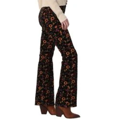 Western Cowboy Equipment Store -Western Cowboy Equipment Store img72222 wrangler women s fierce flare floral print corduroy jeans
