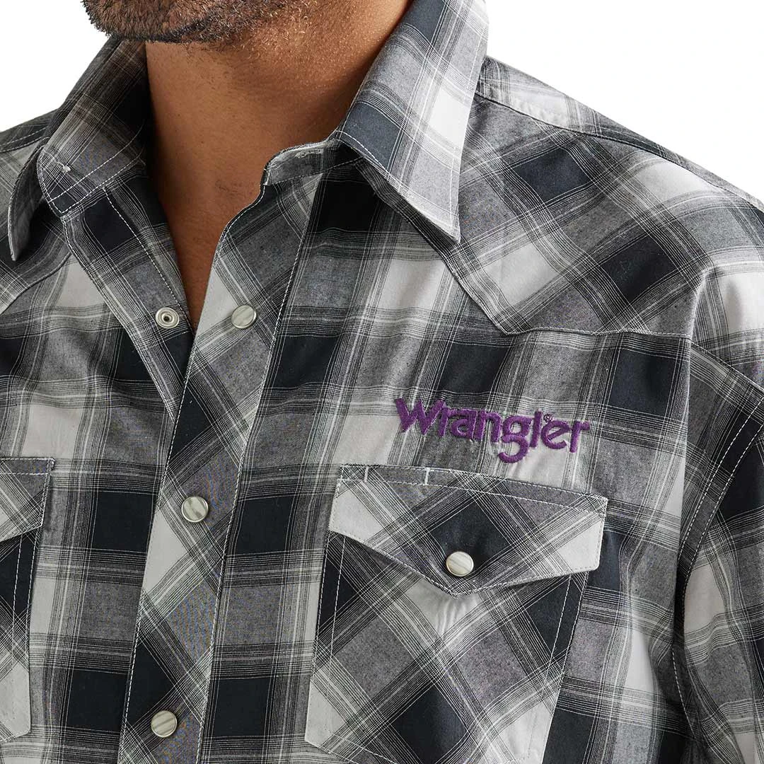 Wrangler Men's Logo Ombre Plaid Snap Shirt 3 Wrangler Men's Logo Ombre Plaid Snap Shirt - Image 3