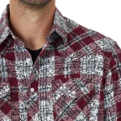 Wrangler Men's Retro Premium Print Snap Shirt -Western Cowboy Equipment Store img82043 wrangler men s retro premium print snap shirt