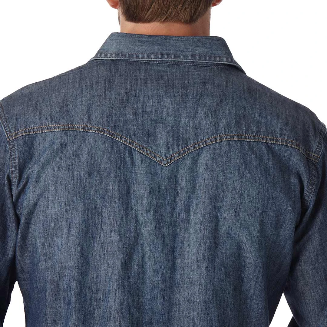 Wrangler Men's Retro Dark Wash Snap Denim Shirt 4 Wrangler Men's Retro Dark Wash Snap Denim Shirt - Image 4