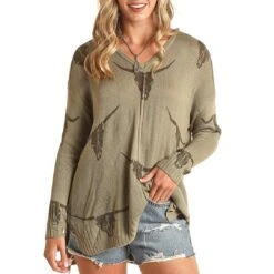 Rock & Roll Cowgirl Women's Steer Head Pullover Sweater