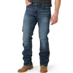Wrangler Men's Retro Slim Fit Straight Leg Jeans -Western Cowboy Equipment Store wrangler men s retro slim fit straight leg jeans ecc55d20 c740 468a b13b db98603aae0c